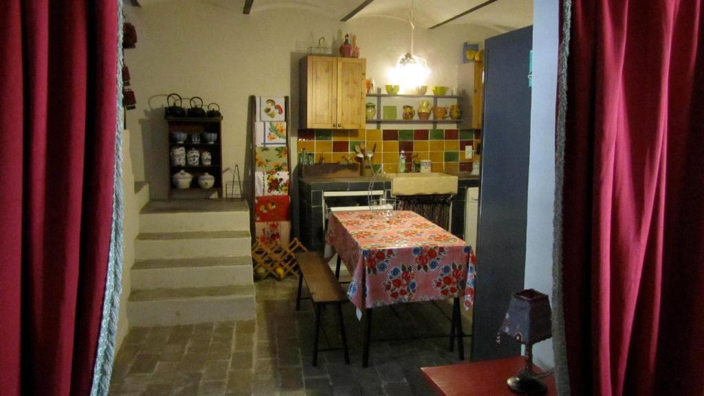 Maison D'Hotes La Boca Sommières Habitación foto